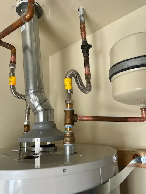 Water heater installation and plumbing repair in Lexington Court
